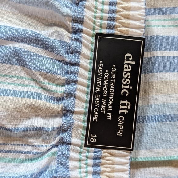 New with Tags Alfred Dunner Blue & White Stripe Classic Fit Capri Size 18 - Picture 2 of 5